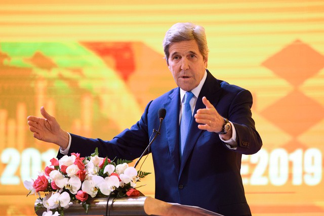  Cựu Ngoại trưởng Mỹ John Kerry: Chúng ta không nhất thiết là tù nhân phụ thuộc vào than!  - Ảnh 1.