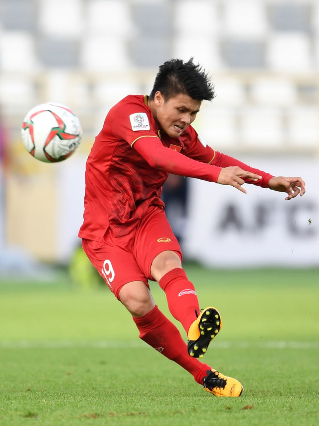  Siêu phẩm cầu vồng của Quang Hải lọt top 10 bàn đẹp nhất vòng bảng Asian Cup 2019  - Ảnh 1.