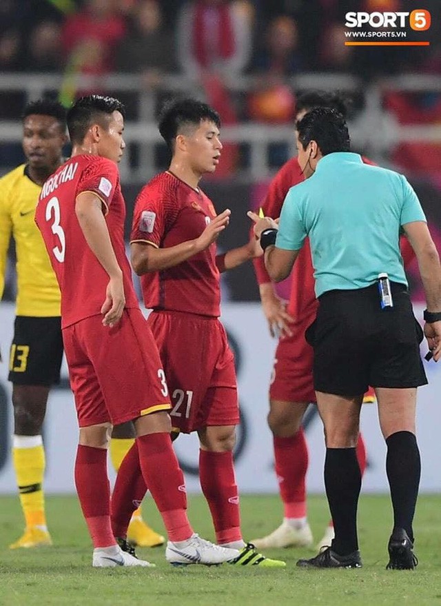  Nóng: Trọng tài cực gắt, từng rút mưa thẻ tại chung kết lượt về AFF Cup 2018, cầm còi trận Việt Nam - Jordan  - Ảnh 1.