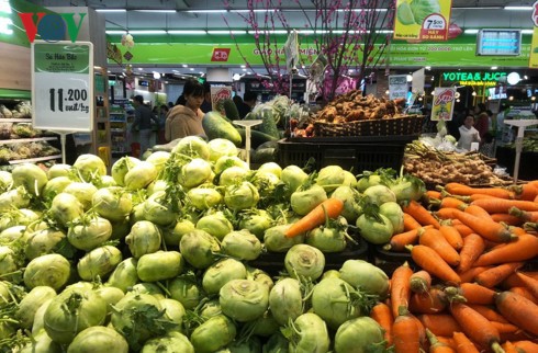 Rét đậm rét hại, giá rau xanh ở Hà Nội tăng từng ngày - Ảnh 1.
