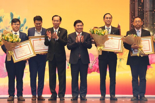 Kiều bào chuyển 5 tỉ USD kiều hối về TP HCM năm 2018 - Ảnh 2. Kiều bào chuyển 5 tỉ USD kiều hối về TP HCM năm 2018 - Ảnh 2.