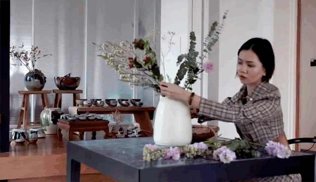 Ngôi nhà độc đáo và ngập tràn tình thân của 6 người bạn chung tiền cải tạo để cùng nhau sống đến già - Ảnh 15. Ngôi nhà độc đáo và ngập tràn tình thân của 6 người bạn chung tiền cải tạo để cùng nhau sống đến già - Ảnh 15.