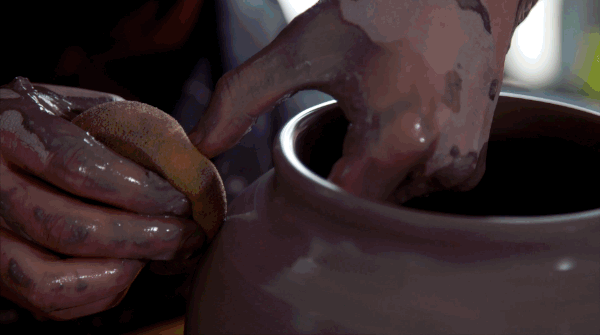 Ngôi nhà độc đáo và ngập tràn tình thân của 6 người bạn chung tiền cải tạo để cùng nhau sống đến già - Ảnh 20. Ngôi nhà độc đáo và ngập tràn tình thân của 6 người bạn chung tiền cải tạo để cùng nhau sống đến già - Ảnh 20.