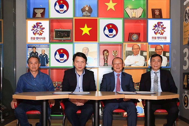 park hang-seo, - HLV Park Hang-seo bước sang tuổi 60: Từ sinh viên nghiên cứu thảo mộc đến huyền thoại bóng đá Việt Nam - photo park hang-seo, - photo 9 15465839568781750744520 - HLV Park Hang-seo bước sang tuổi 60: Từ sinh viên nghiên cứu thảo mộc đến huyền thoại bóng đá Việt Nam