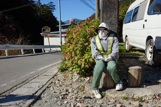“Rùng mình” với ngôi làng làm búp bê thế chỗ người chết ở Nhật - Ảnh 19.