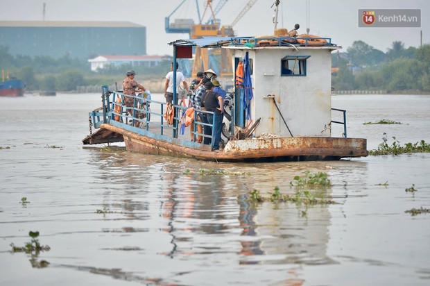 Người Hải Phòng lưu luyến kỉ niệm với những chuyến phà cuối cùng tại bến Bính - Ảnh 13.