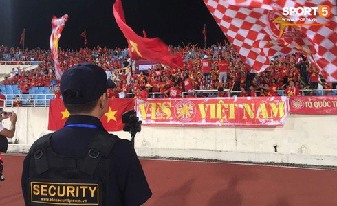 [Vòng loại World Cup 2022] Việt Nam 1-0 Malaysia (H2): Quang Hải lập siêu phẩm ngả người volley - Ảnh 43.