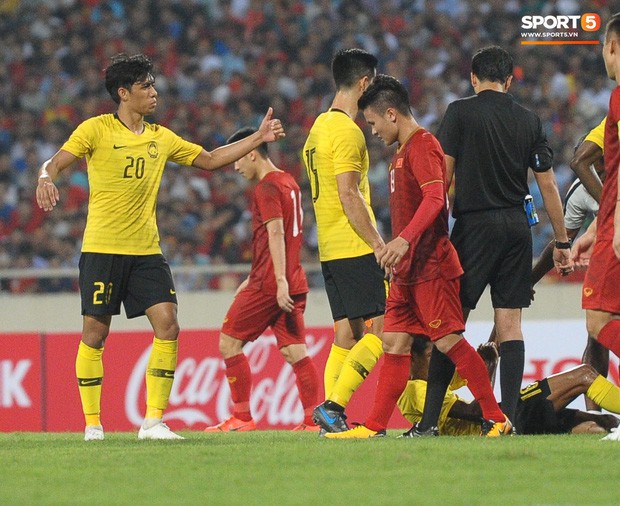 Không chỉ ghi bàn giúp Việt Nam thắng Malaysia, Quang Hải còn khiến đội bạn nể phục bởi hành động rất đẹp này - Ảnh 3.