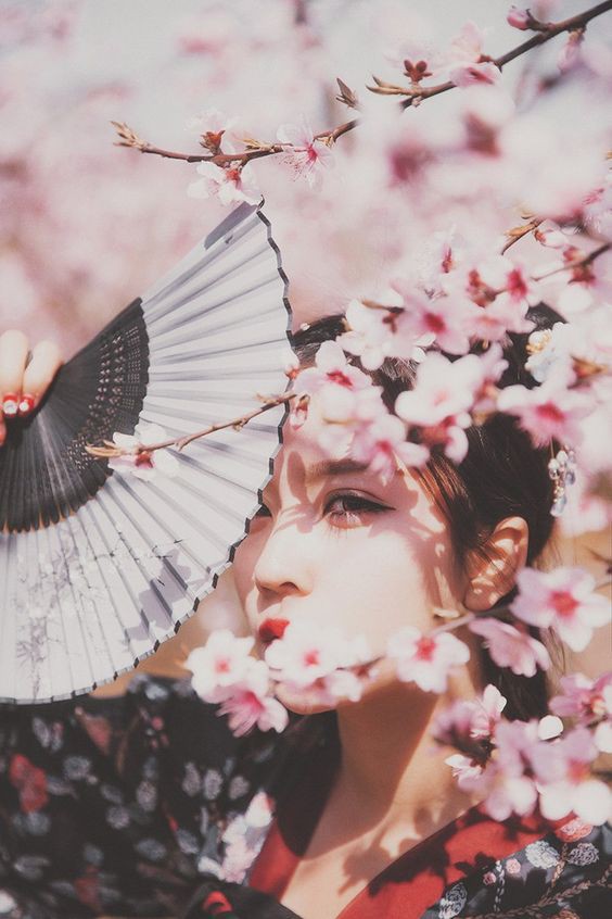 Phụ nữ sinh tháng âm lịch này khổ một lúc giàu một đời, trời sinh sau 35 tuổi được hưởng vinh hoa phú quý, hậu vận sung túc đủ đầy - Ảnh 2. Phụ nữ sinh tháng âm lịch này khổ một lúc giàu một đời, trời sinh sau 35 tuổi được hưởng vinh hoa phú quý, hậu vận sung túc đủ đầy - Ảnh 2.