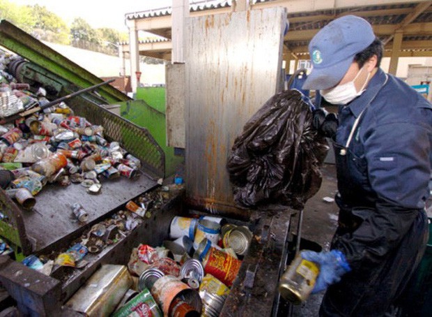 Sửng sốt vì lũ lụt nhưng không có một cọng rác, ít ai biết rằng Nhật Bản là một trong những nơi có lượng rác thải nhựa lớn nhất thế giới - Ảnh 3.