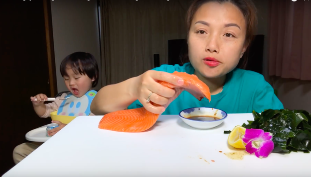 Hiện tượng MXH Quỳnh Trần JP đang sở hữu 4 video khủng nhất nhì giới Youtube ẩm thực Việt: toàn món đắt tiền, mukbang đúng kiểu “dạ dày không đáy” - Ảnh 19.