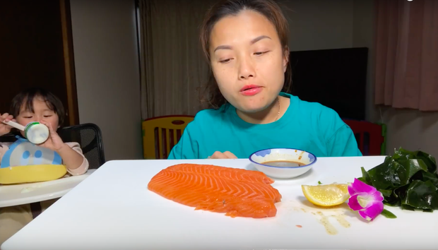 Hiện tượng MXH Quỳnh Trần JP đang sở hữu 4 video khủng nhất nhì giới Youtube ẩm thực Việt: toàn món đắt tiền, mukbang đúng kiểu “dạ dày không đáy” - Ảnh 20.