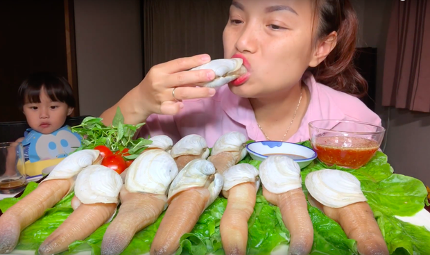Hiện tượng MXH Quỳnh Trần JP đang sở hữu 4 video khủng nhất nhì giới Youtube ẩm thực Việt: toàn món đắt tiền, mukbang đúng kiểu “dạ dày không đáy” - Ảnh 5.