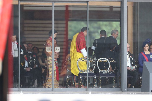 Cộng đồng mạng phát sốt với vẻ đẹp thoát tục không góc chết của Hoàng hậu Bhutan ở Nhật Bản khi tham dự lễ đăng quang - Ảnh 4.