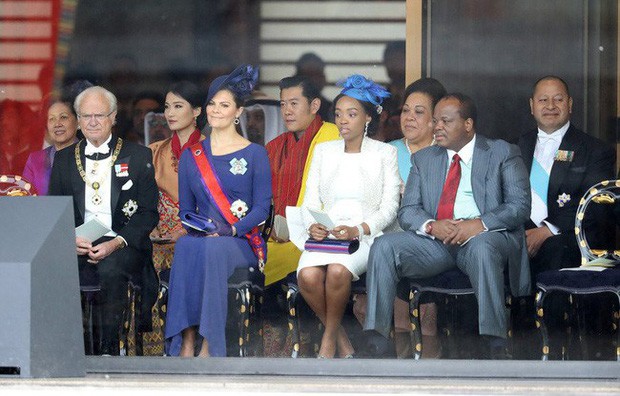Cộng đồng mạng phát sốt với vẻ đẹp thoát tục không góc chết của Hoàng hậu Bhutan ở Nhật Bản khi tham dự lễ đăng quang - Ảnh 6.
