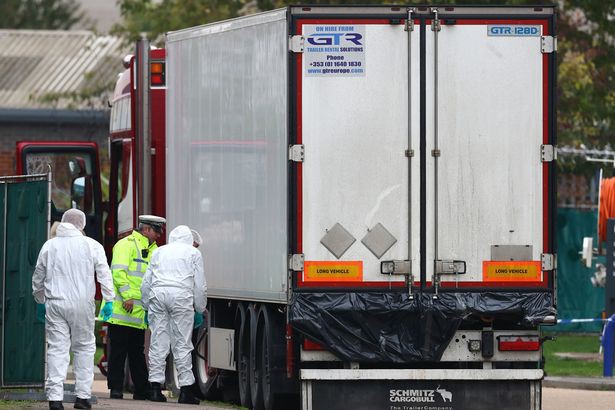 Vụ 39 thi thể trong container gây chấn động Anh: Nạn nhân đã chết ít nhất 12 tiếng, tài xế suýt ngất khi phát hiện thảm kịch - Ảnh 2.