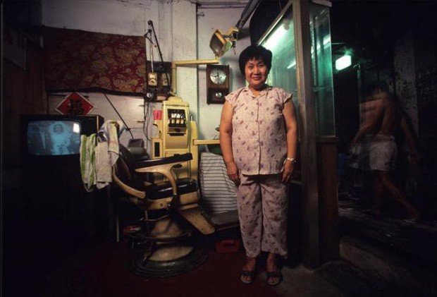 Cửu Long Thành Trại ở Hong Kong: Nơi đầy rẫy tội phạm, tệ nạn nhưng lại là mái ấm tình thương cho người già và trẻ em - Ảnh 10. Cửu Long Thành Trại ở Hong Kong: Nơi đầy rẫy tội phạm, tệ nạn nhưng lại là mái ấm tình thương cho người già và trẻ em - Ảnh 10.