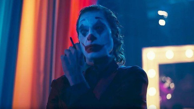 Review Joker: Tuyệt tác điện ảnh phi thường đến mức đẫm máu của Gã Hề! - Ảnh 13.