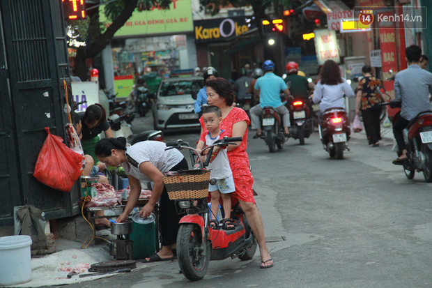 Một tháng sau khi Rạng Đông chìm trong “biển lửa” và rò rỉ thuỷ ngân, cư dân Hạ Đình giờ ra sao? - Ảnh 11.