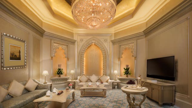 Bên trong khách sạn dát vàng 3 tỷ USD ở Abu Dhabi - Ảnh 3.