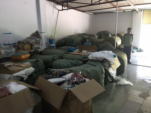  Quản lý thị trường sẽ vào cuộc kiểm tra các thương hiệu thời trang giả danh xuất xứ  - Ảnh 1.