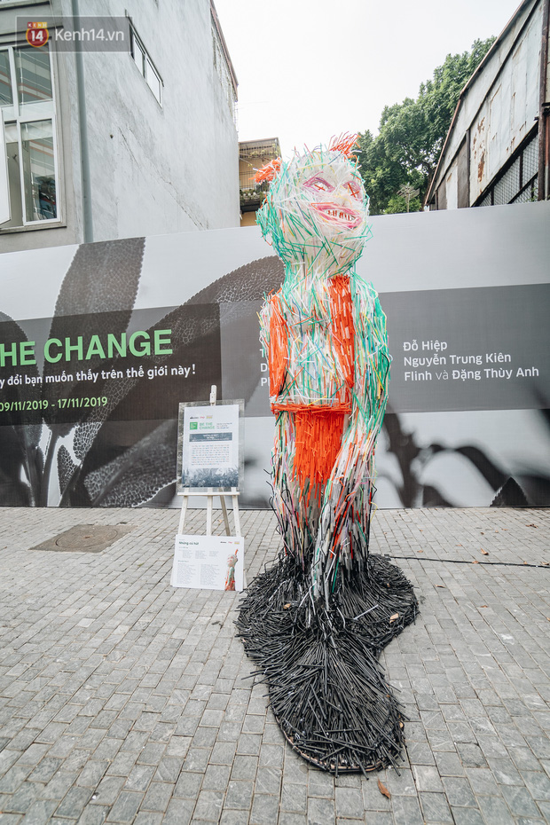 Khi rác thải nhựa biến thành những tác phẩm nghệ thuật ở Hà Nội: Chúng ta đang dần bị hóa nhựa như thế nào? - Ảnh 5.