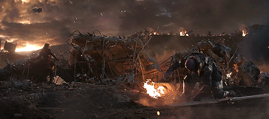 Lý do tại sao Doctor Strange lại chỉ dùng sức mạnh của mình để ngăn chặn dòng nước trong trận chiến cuối cùng của Avengers: Endgame - Ảnh 4. Lý do tại sao Doctor Strange lại chỉ dùng sức mạnh của mình để ngăn chặn dòng nước trong trận chiến cuối cùng của Avengers: Endgame - Ảnh 4.