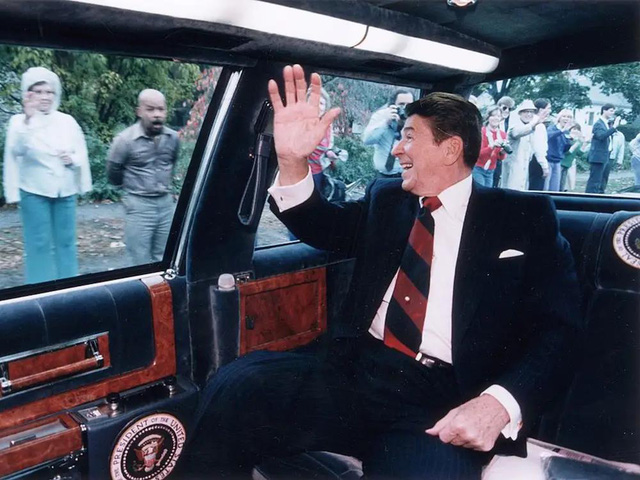 Vụ ám sát tổng thống Kennedy đã “cách mạng hóa” những chiếc xe chuyên chở các Tổng thống như thế nào? - Ảnh 4. Vụ ám sát tổng thống Kennedy đã “cách mạng hóa” những chiếc xe chuyên chở các Tổng thống như thế nào? - Ảnh 4.