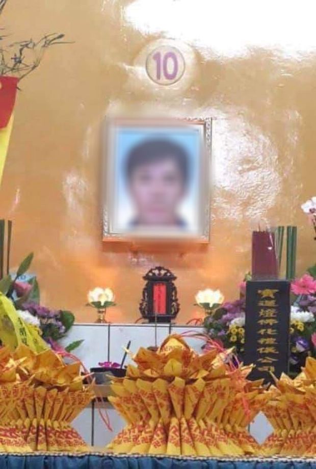 Đằng sau những căn nhà bạc tỷ ở làng xuất khẩu lao động Hà Tĩnh: Nước mắt, trốn chạy, và những phận người nằm lại nơi xứ xa - Ảnh 24. Đằng sau những căn nhà bạc tỷ ở làng xuất khẩu lao động Hà Tĩnh: Nước mắt, trốn chạy, và những phận người nằm lại nơi xứ xa - Ảnh 24.