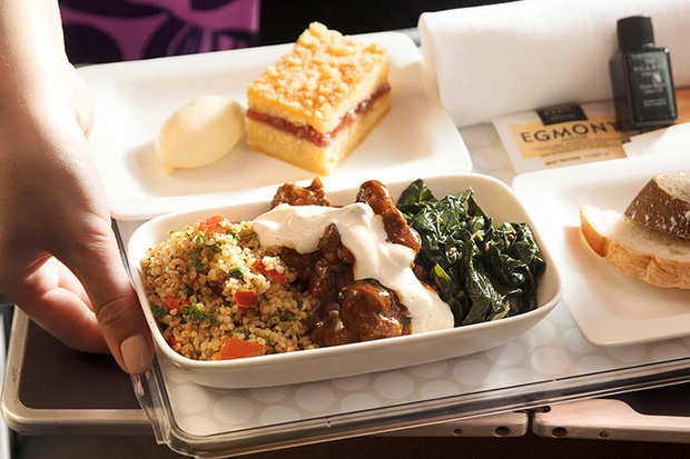 Chuyên trang du lịch công bố 10 hãng hàng không có đồ ăn cao cấp và ngon nhất thế giới, top 2 đều nằm ở châu Á - Ảnh 8.