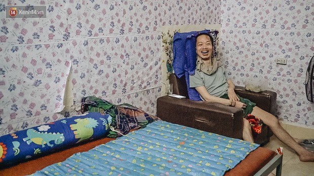 Xúc động người vợ 10 năm chăm chồng bị liệt toàn thân ở Hà Nội: Nếu không có anh, tôi không sống nổi - Ảnh 7.