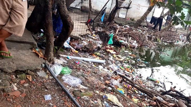 Loạt ảnh đặc tả cảnh trẻ thơ bị đày đọa công khai ở TPHCM - Ảnh 2. Loạt ảnh đặc tả cảnh trẻ thơ bị đày đọa công khai ở TPHCM - Ảnh 2.