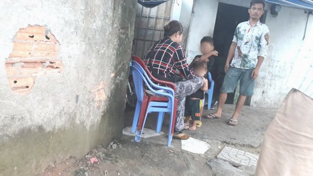 Loạt ảnh đặc tả cảnh trẻ thơ bị đày đọa công khai ở TPHCM - Ảnh 3. Loạt ảnh đặc tả cảnh trẻ thơ bị đày đọa công khai ở TPHCM - Ảnh 3.