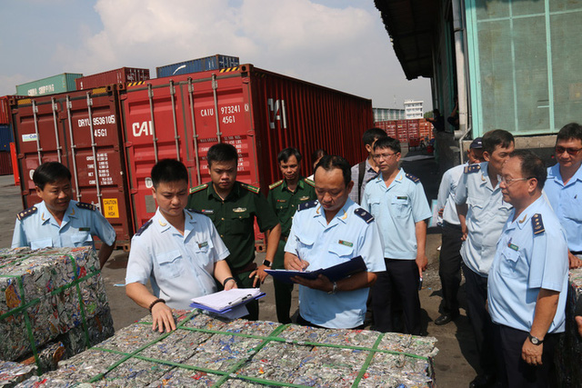 Chặn đứng 100 tấn nhôm phế liệu sắp xuất lậu sang Hàn Quốc - Ảnh 1. Chặn đứng 100 tấn nhôm phế liệu sắp xuất lậu sang Hàn Quốc - Ảnh 1.