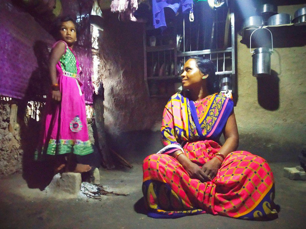 Thảm họa dân nghèo tự tử hàng loạt tại Ấn Độ: Phận góa phụ mất chồng, tuyệt vọng giữa nạn lạm dụng tình dục mà không được bảo vệ - Ảnh 1.