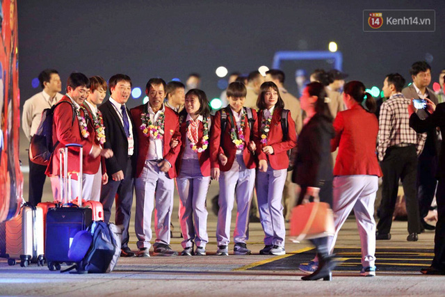Thủ tướng Nguyễn Xuân Phúc gặp mặt và dùng bữa tối thân mật với các nhà vô địch SEA Games 30  - Ảnh 43.