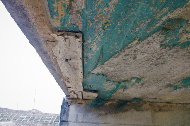  Cận cảnh cây cầu hơn 7 tỷ đồng được làm bằng bê tông cốt xốp ở Hà Tĩnh  - Ảnh 2.