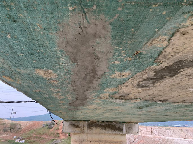  Cận cảnh cây cầu hơn 7 tỷ đồng được làm bằng bê tông cốt xốp ở Hà Tĩnh  - Ảnh 5.