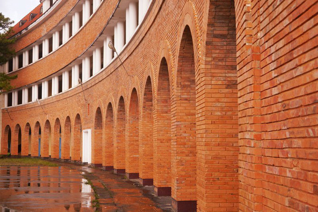 Top trường Đại học sang chảnh, kiến trúc đẳng cấp, học phí trăm triệu đến vài tỷ dành cho hội nhà giàu ở Việt Nam - Ảnh 16.