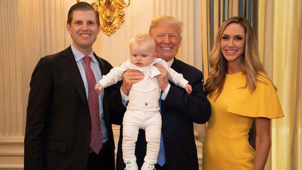 Cháu út của Tổng thống Trump gây sốt trên mạng với vẻ ngoài và thần thái không thể xem thường được - Ảnh 4.