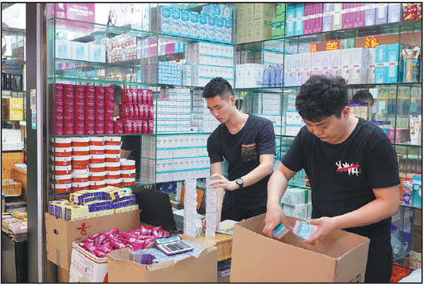 Hoa Cường Bắc - Khu chợ điện tử nổi tiếng nhất Trung Quốc nay bị nhuộm hồng bởi đồ mỹ phẩm - Ảnh 5.