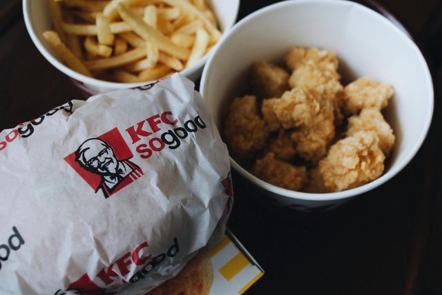 22,000 cửa hàng trên toàn thế giới nhưng sao KFC mất 40 năm vẫn chưa có chỗ đứng ở Israel - Ảnh 2. 22,000 cửa hàng trên toàn thế giới nhưng sao KFC mất 40 năm vẫn chưa có chỗ đứng ở Israel - Ảnh 2.