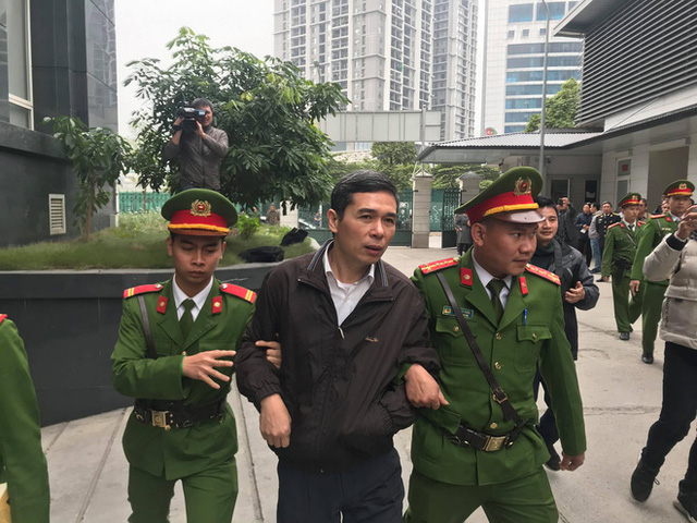  Tuyên án vụ MobiFone mua AVG: Bị cáo Nguyễn Bắc Son bị tuyên án Chung thân, Trương Minh Tuấn 14 năm tù  - Ảnh 1.