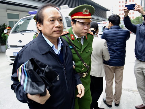  Tuyên án vụ MobiFone mua AVG: Bị cáo Nguyễn Bắc Son bị tuyên án Chung thân, Trương Minh Tuấn 14 năm tù  - Ảnh 3.