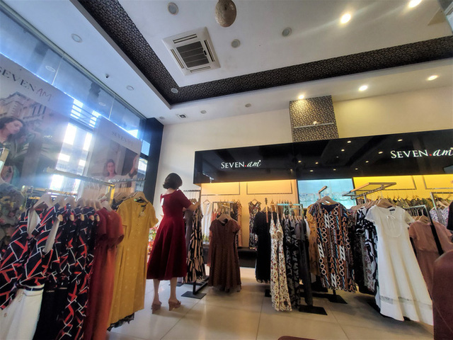 SEVEN.am đìu hiu trong ngày mở cửa trở lại, nhiều mặt hàng bị âm thầm khai tử - Ảnh 3. SEVEN.am đìu hiu trong ngày mở cửa trở lại, nhiều mặt hàng bị âm thầm khai tử - Ảnh 3.