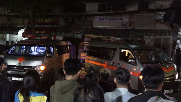 3 người tử vong trong vụ cháy nhà ở Sài Gòn: Nạn nhân nhỏ nhất mới 1 tuổi, căn nhà khoá nhiều ổ nên việc phá cửa gặp nhiều khó khăn - Ảnh 3. 3 người tử vong trong vụ cháy nhà ở Sài Gòn: Nạn nhân nhỏ nhất mới 1 tuổi, căn nhà khoá nhiều ổ nên việc phá cửa gặp nhiều khó khăn - Ảnh 3.