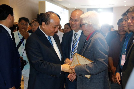  Thủ tướng Nguyễn Xuân Phúc: Đừng để chặt chém trở thành thương hiệu ở các địa phương  - Ảnh 2.