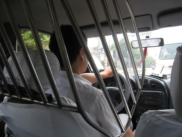  Người thiết kế vách ngăn bảo vệ cho tài xế taxi ở Hà Nội: Mình quan tâm nhất là tính mạng của họ, vì mình cũng từng là tài xế!  - Ảnh 5.