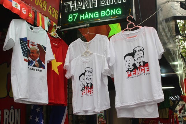 in áo hình nguyên thủ mỹ - triều tiên - Thức đêm in áo hình nguyên thủ Mỹ – Triều Tiên, doanh thu tăng 6 lần - photo in áo hình nguyên thủ mỹ - triều tiên - photo 2 1551326232096538492418 - Thức đêm in áo hình nguyên thủ Mỹ – Triều Tiên, doanh thu tăng 6 lần