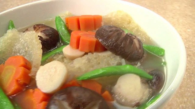 Cẩn trọng những thực phẩm chứa nhiều hóa chất được ăn nhiều vào dịp Tết, làm thế nào để ăn an toàn?  - Ảnh 2.